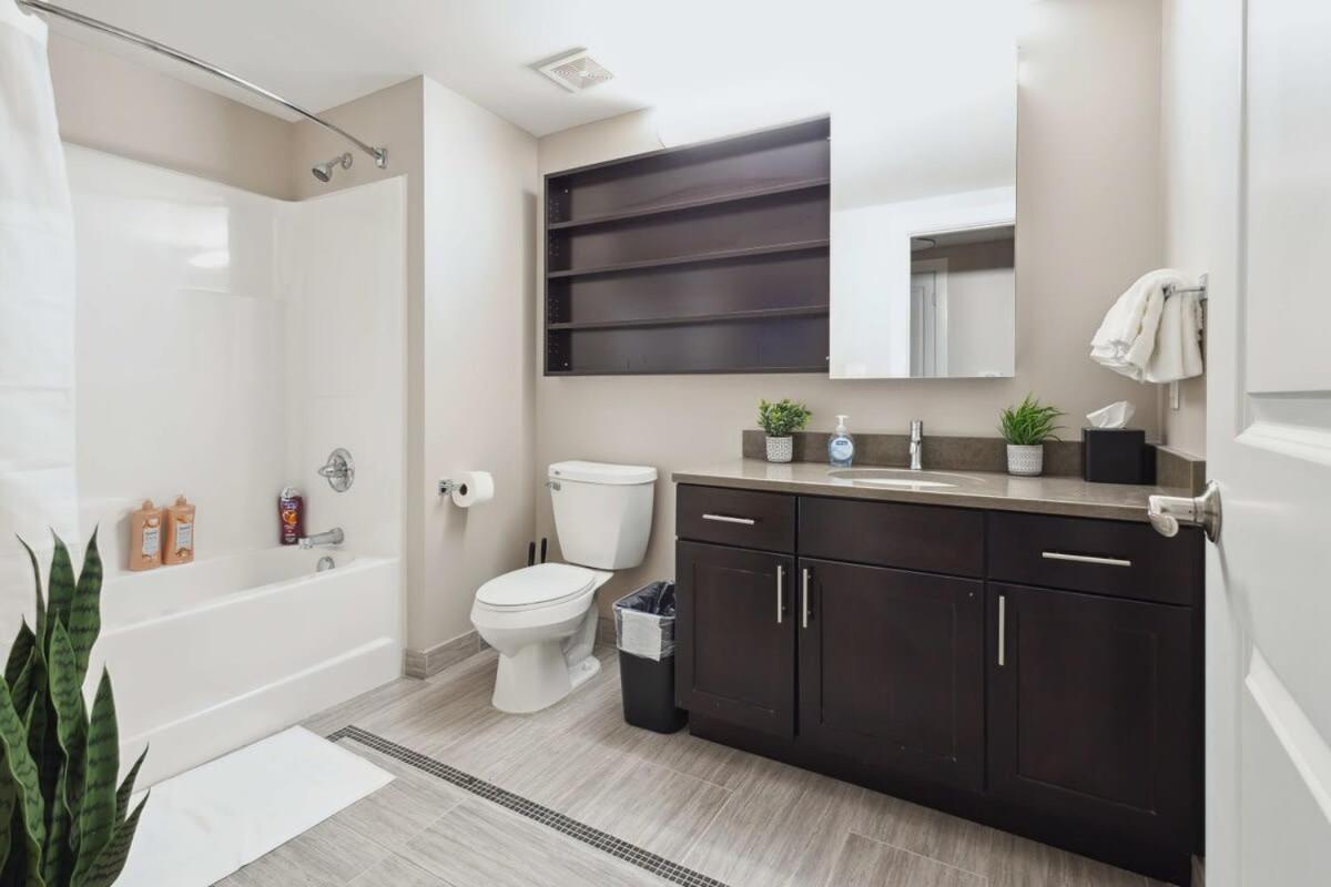 2Br Downtown Luxury Getaway Apartment ดีทรอยต์ ภายนอก รูปภาพ
