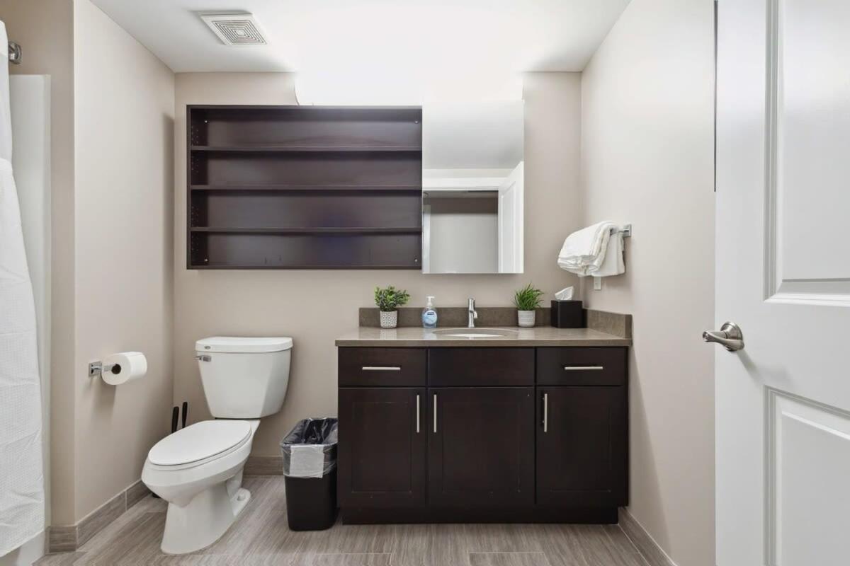 2Br Downtown Luxury Getaway Apartment ดีทรอยต์ ภายนอก รูปภาพ