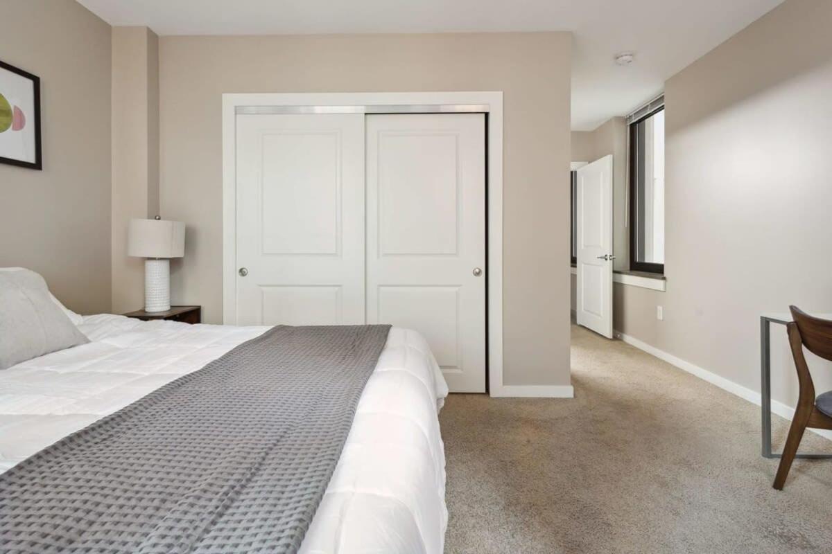 2Br Downtown Luxury Getaway Apartment ดีทรอยต์ ภายนอก รูปภาพ
