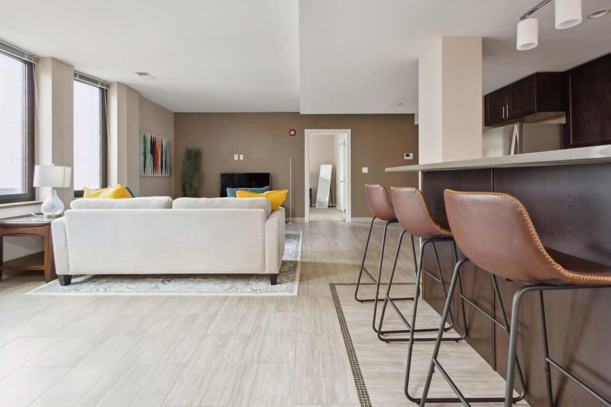 2Br Downtown Luxury Getaway Apartment ดีทรอยต์ ภายนอก รูปภาพ