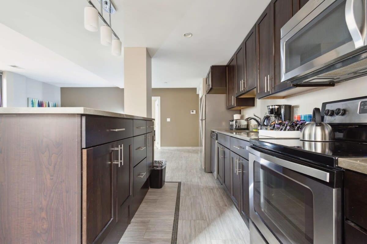 2Br Downtown Luxury Getaway Apartment ดีทรอยต์ ภายนอก รูปภาพ