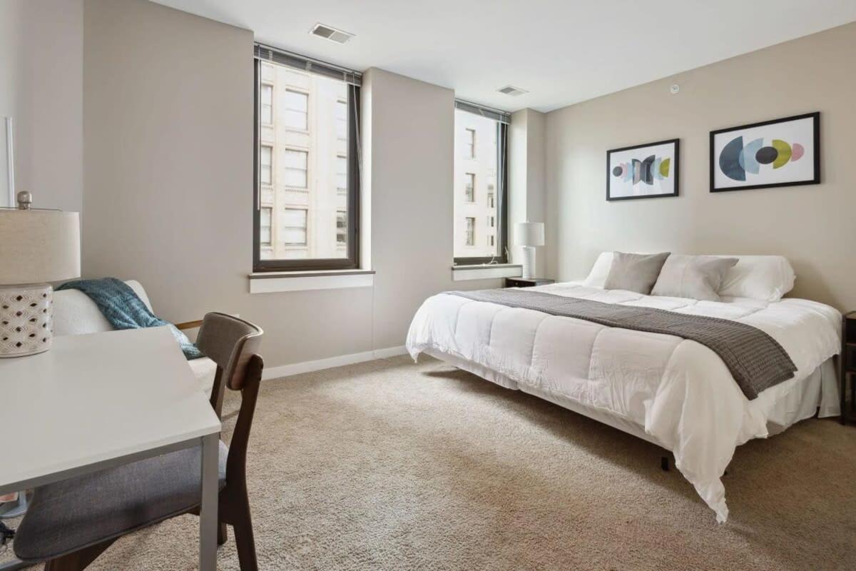2Br Downtown Luxury Getaway Apartment ดีทรอยต์ ภายนอก รูปภาพ