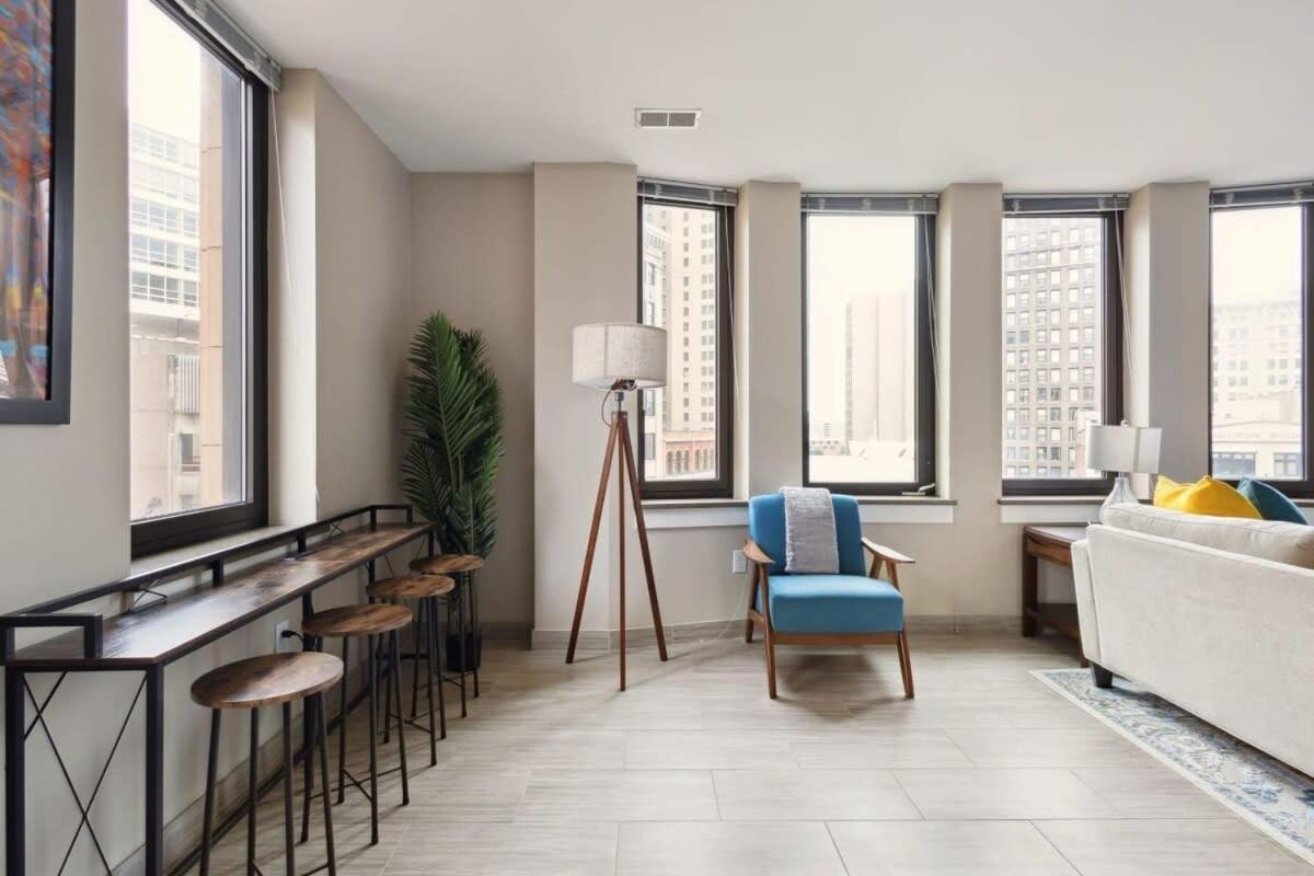 2Br Downtown Luxury Getaway Apartment ดีทรอยต์ ภายนอก รูปภาพ