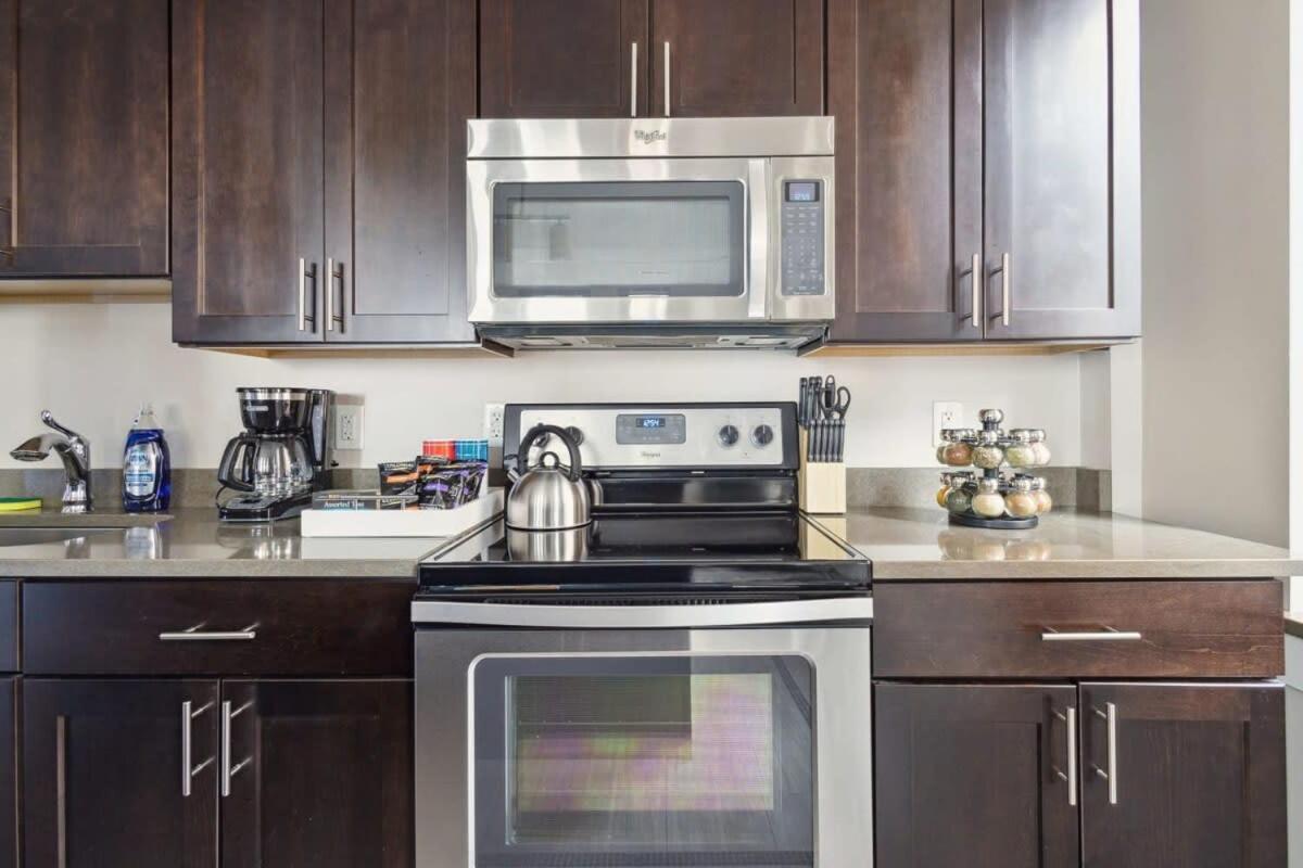 2Br Downtown Luxury Getaway Apartment ดีทรอยต์ ภายนอก รูปภาพ