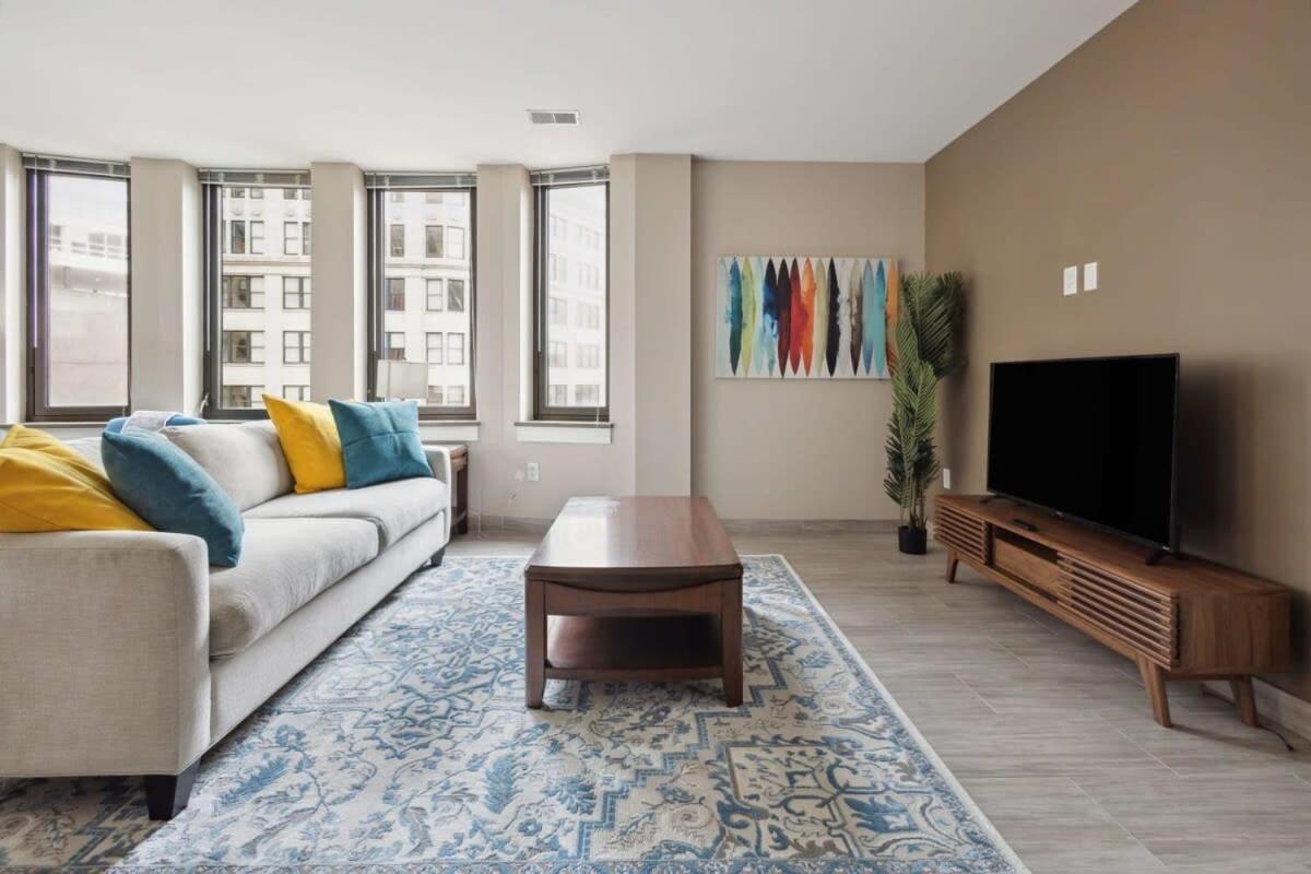2Br Downtown Luxury Getaway Apartment ดีทรอยต์ ภายนอก รูปภาพ