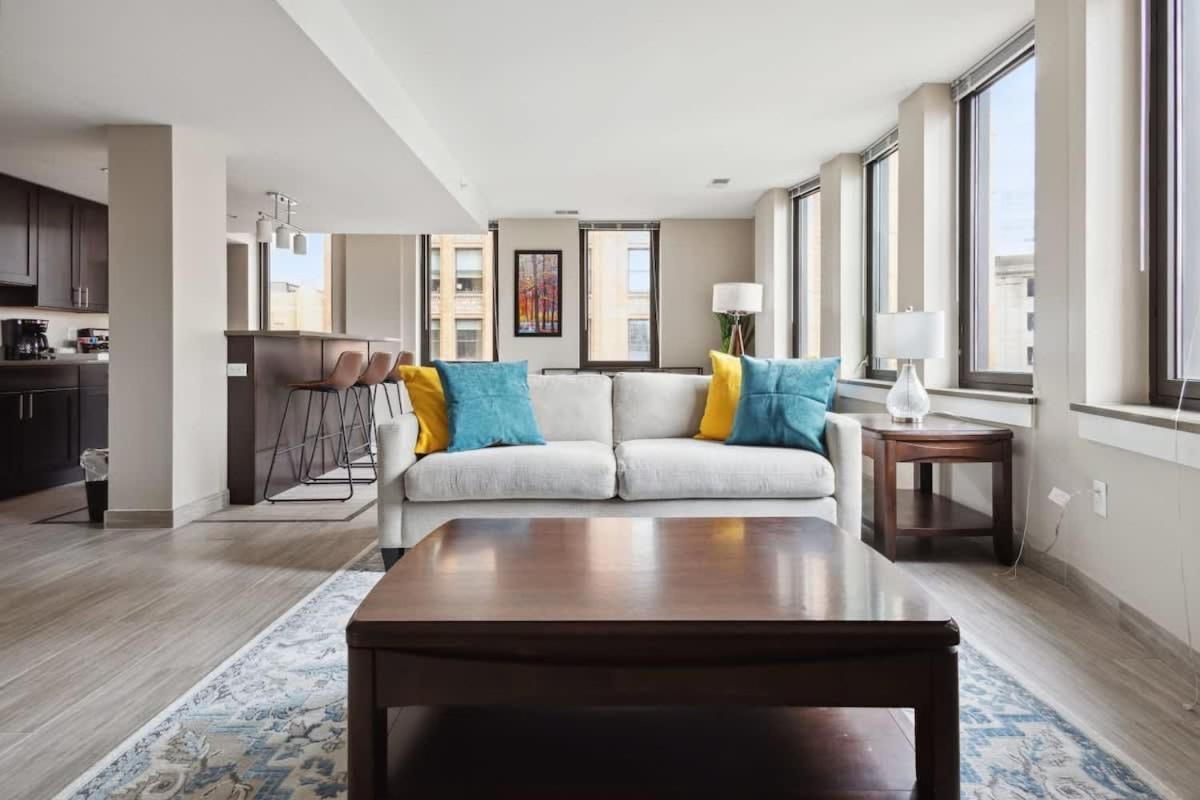2Br Downtown Luxury Getaway Apartment ดีทรอยต์ ภายนอก รูปภาพ